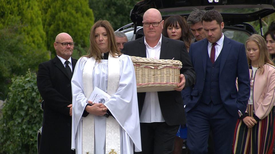 <p>The family heads off to say their goodbyes to Chas and Paddy's little girl.</p>