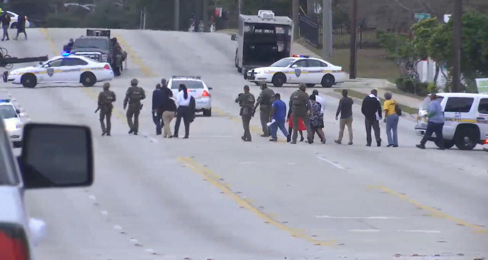 Bank robbery hostage crisis ends peacefully in Jacksonville, Fla.