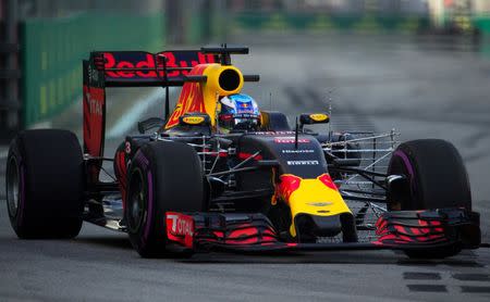 Formula One - Singapore Grand Prix - Marina Bay, Singapore - 16/9/16 Red Bull's Daniel Ricciardo of Australia in action during first practice. REUTERS/Jeremy Lee