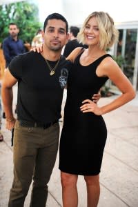 Wilmer Valderrama and Pregnant Amanda Pacheco Share Sky-Diving Sex Reveal: Video