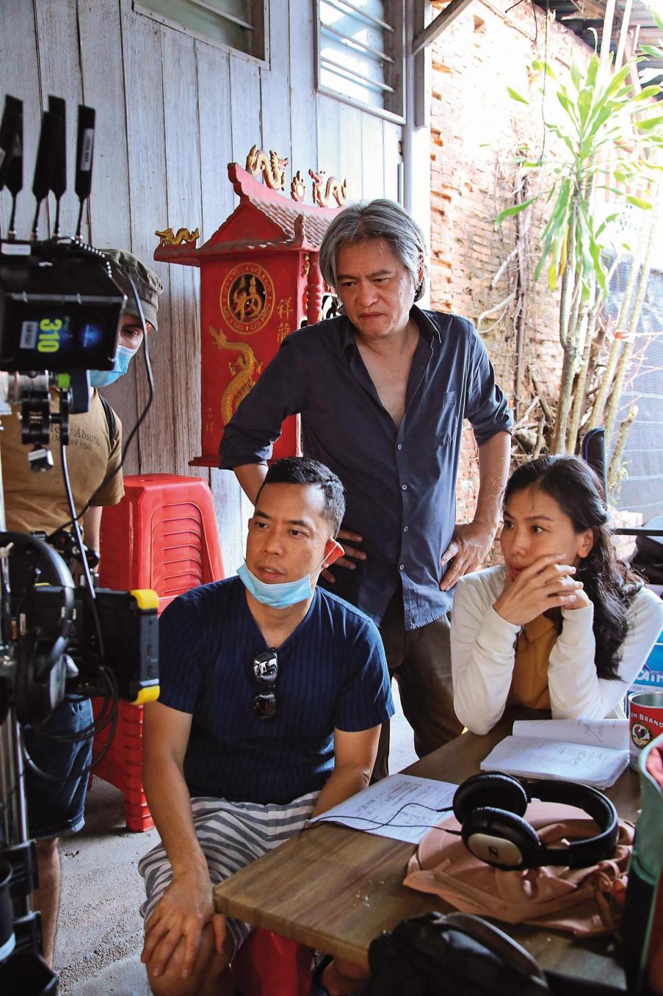 監製胡明進（左起）、男主角張子夫與導演陳翠梅都是大馬電影新浪潮要角，經常合作拍片。（海鵬提供）