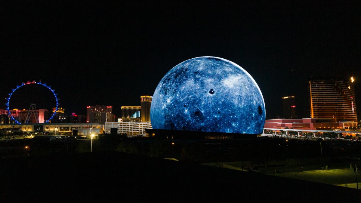 See the wild Las Vegas Sphere transform into Earth, Mars and the moon ...