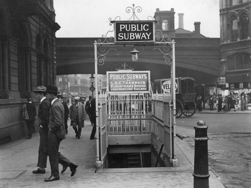 london tube entrance 1924 subway station