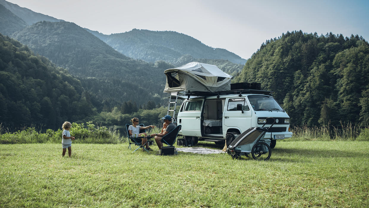  Ehule launches 4-person rooftop tent, the Thule Approach. 