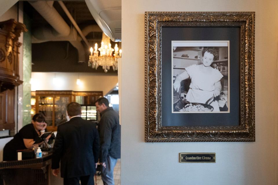 Ett foto av Jim Leanys mormor ses på hans restaurang TRReligion Pancake & Steakhouse i Orem torsdagen den 25 januari 2024.  |  Marielle Scott, Deseret News