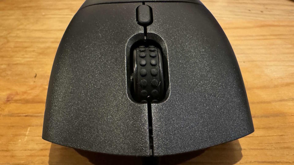 NZXT Lift 2 Symm gaming mouse