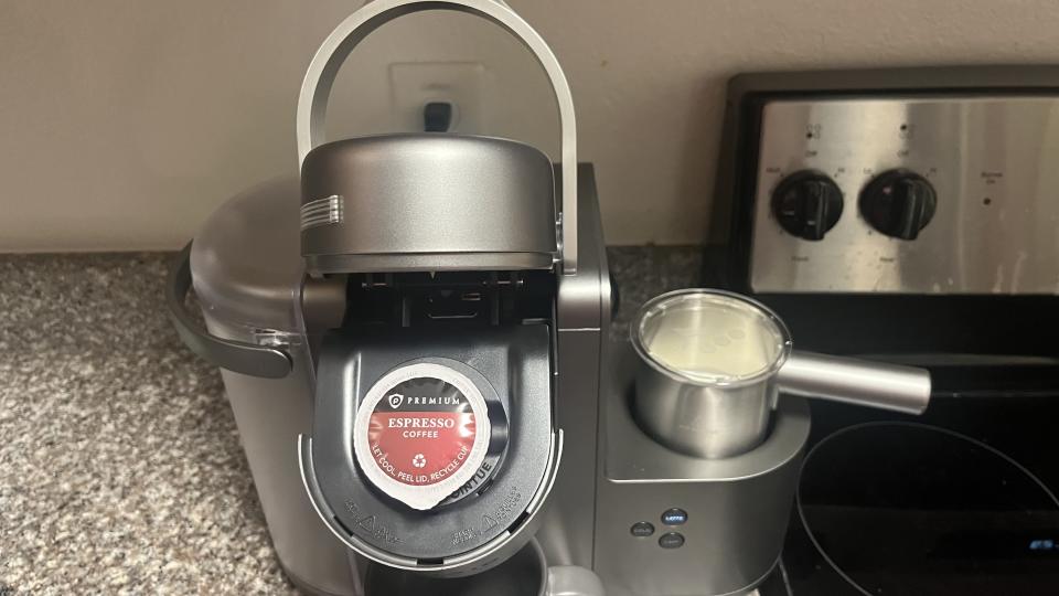 Keurig K-Cafe Special edition making milk foam