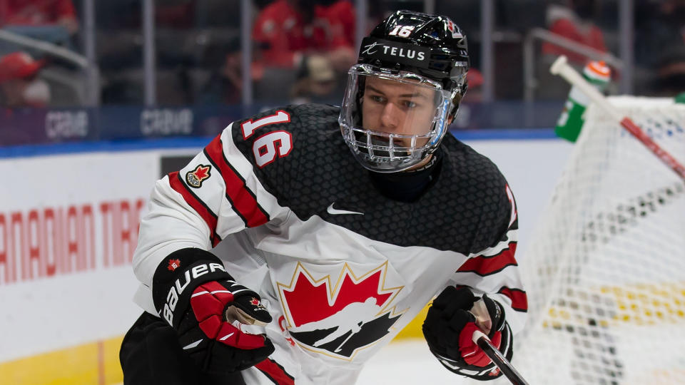 The 2022 world juniors, which were shut down last December over Covid concerns, restarted this week. Here's what you need to know from Canada's opener.  (Getty)