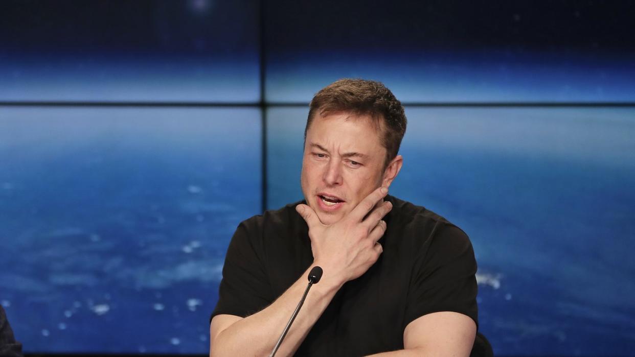 Elon Musk hat die Facebook-Seiten seiner Firmen Tesla und SpaceX verschwinden lassen. Foto: John Raoux, AP