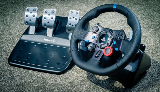 Logitech G29 Driving Force Racing Wheel with Pedals for Playstation 