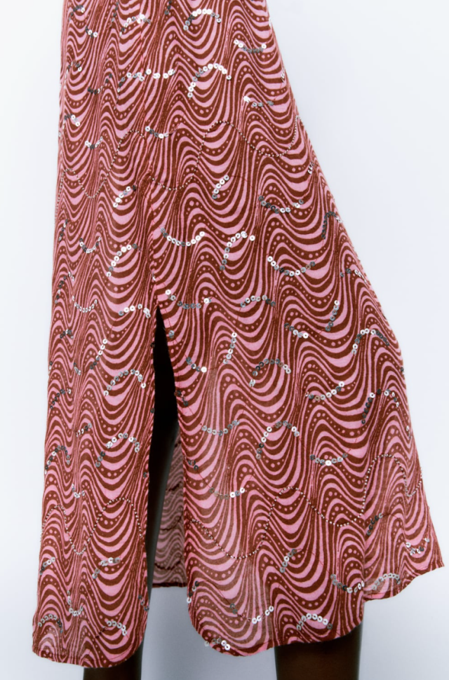 Zara ha creado el túnica de abalorios ideal para bodas