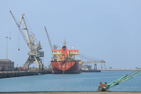 A ship unloads a cargo of fuel at the port of Hodeida, Yemen April 1, 2018. Picture taken April 1, 2018. REUTERS/Abduljabbar Zeyad