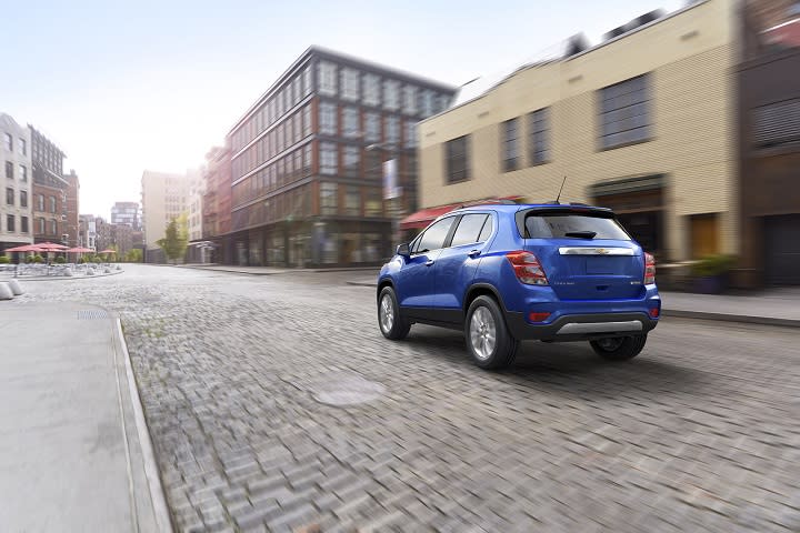 2017 Chevrolet Trax rear quarter photo