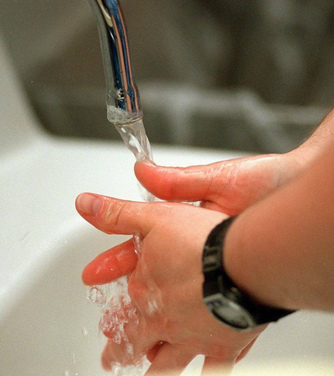 Washing your hands with soap and water is more effective than using alcohol-based hand sanitizers in trying to stop the spread of norovirus, health officials say.