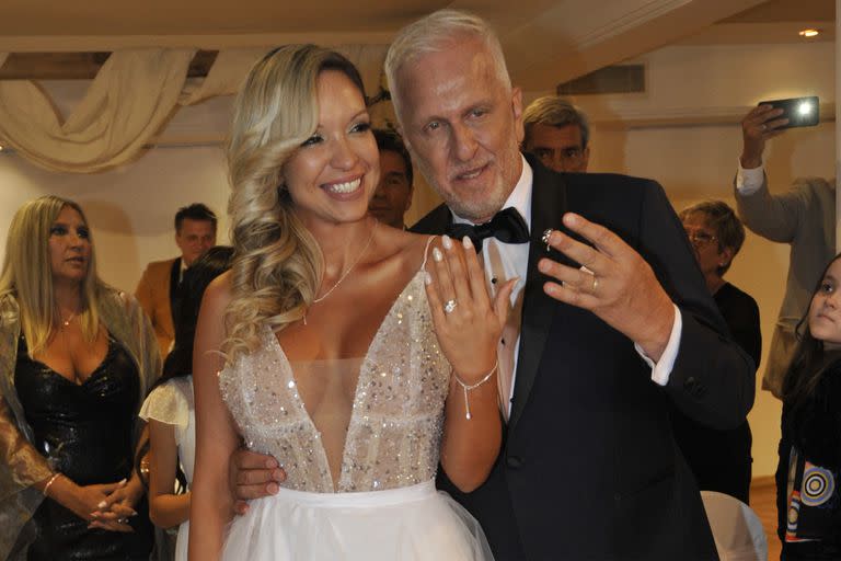 En el día de San Valentín, Andrés Nara con su novia Alicia Barbasola