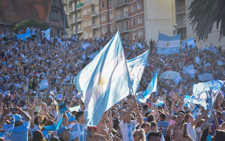 Mar del Plata vibra con el triunfo de la selección