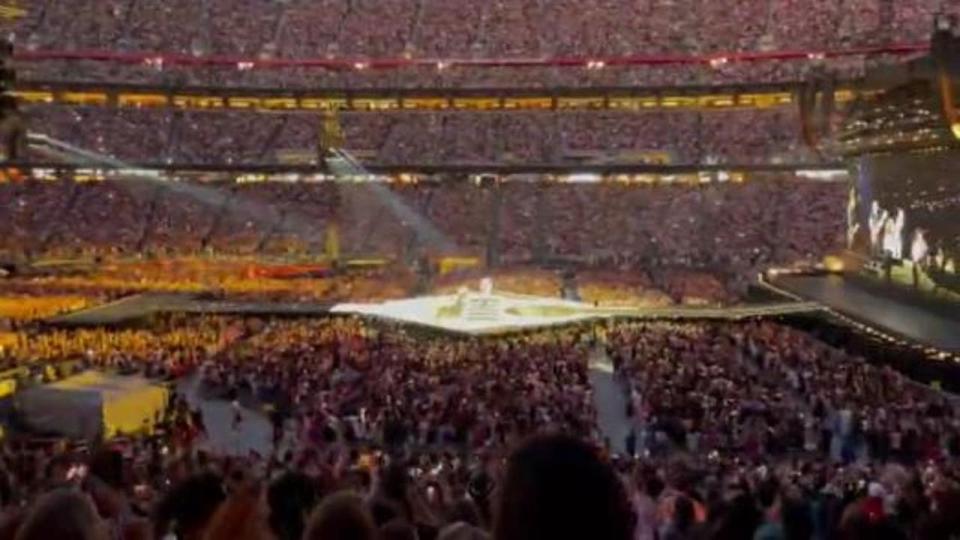 <div>Thousands of fans pack Levi's Stadium for Taylor Swift's Eras Tour in Santa Clara.</div> <strong>(KTVU)</strong>