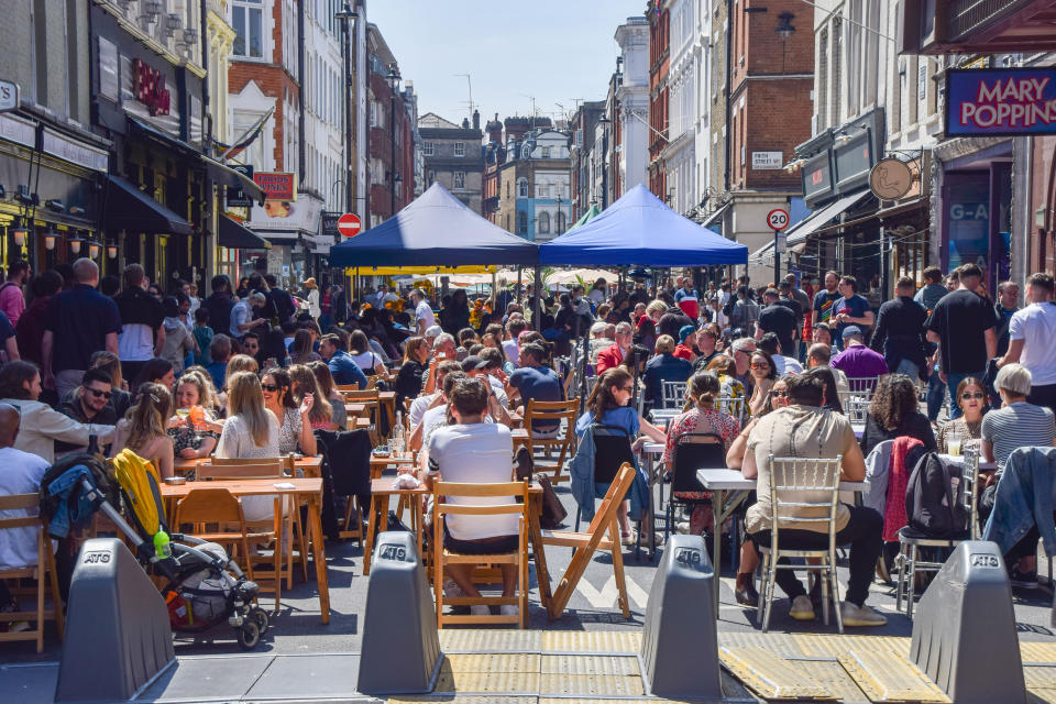  Busy restaurants in Old Compton Street, Soho.
Crowds of people flocked to the cafes and restaurants in Central London as temperatures rose over the bank holiday weekend. (Photo by Vuk Valcic / SOPA Images/Sipa USA) 