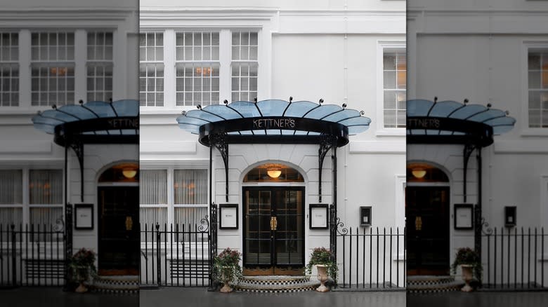 Kettner's exterior and doorway