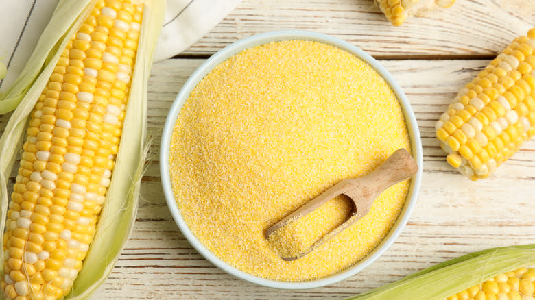 uncooked corn grits