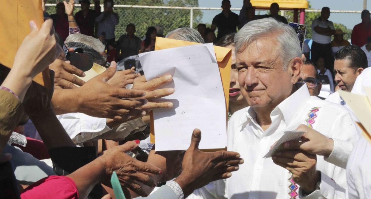 Aprobación de AMLO cae en encuestas; ‘sufrimos desgastes’, reconoce el presidente