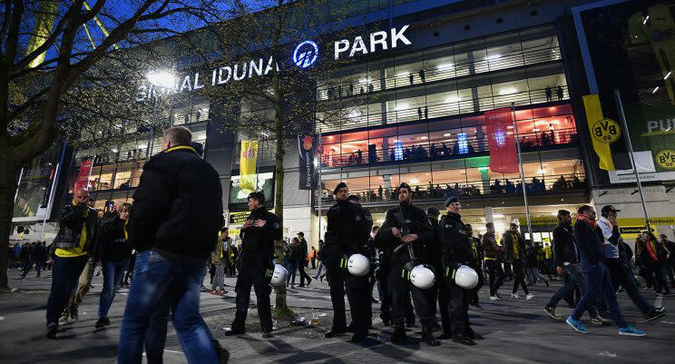 <p>Le chef de la police de Dortmund, Gregor Langer, a tenu une conférence de presse indiquant que le bus était bel et bien ciblé. Néanmoins, la piste de l’attentat terroriste n’est pas encore privilégiée. (Getty images)</p>