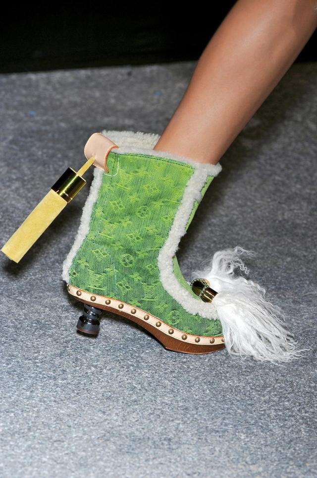 Ugly Shoe Deja Vu: Bakers' version of Louis Vuitton's feather sandals >  Shoeperwoman