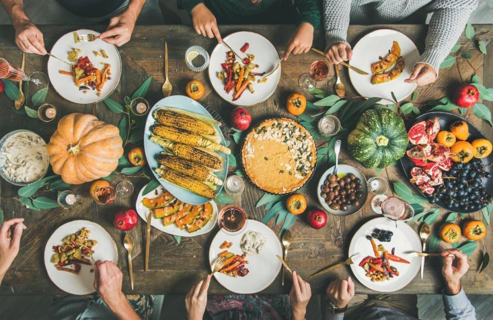 What can you do to make a vegetarian-friendly Thanksgiving?