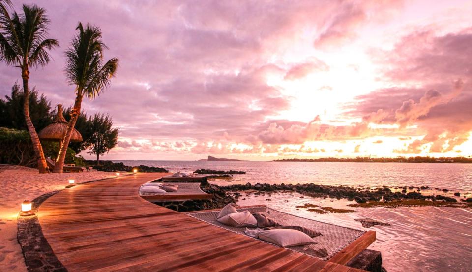 Watch the most beautiful sunsets at this boutique hotel (20 Degres Sud)