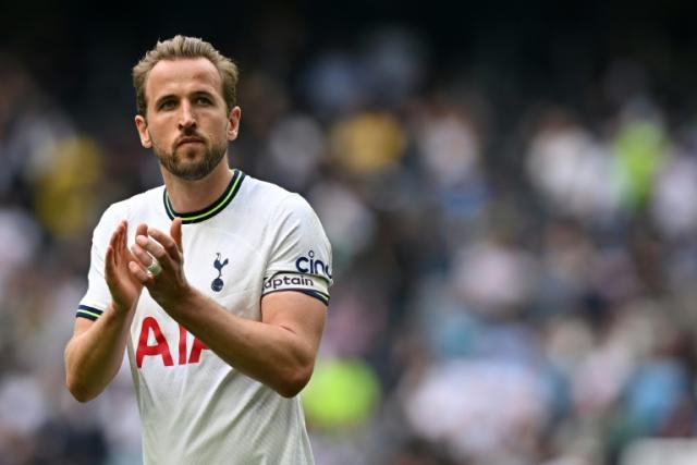 Harry Kane applauds Tottenham fans after their loss to Brentford