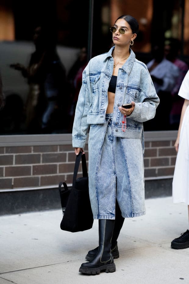 The 54 Best Street Style Looks From New York Fashion Week Spring 2023 4883