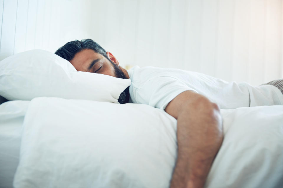 Ihr kommt morgens partout nicht aus dem Bett, wollt aber dennoch Karriere machen? kein Problem, wenn ihr diese Tipps beherzigt. - Copyright: laflor/Getty Images