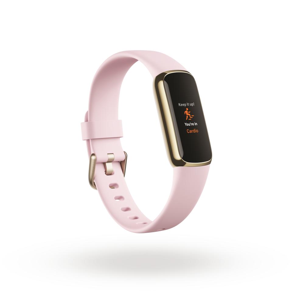 <p>Product render of Fitbit Luxe 3QTR view, in Peony and Soft Gold.</p>
