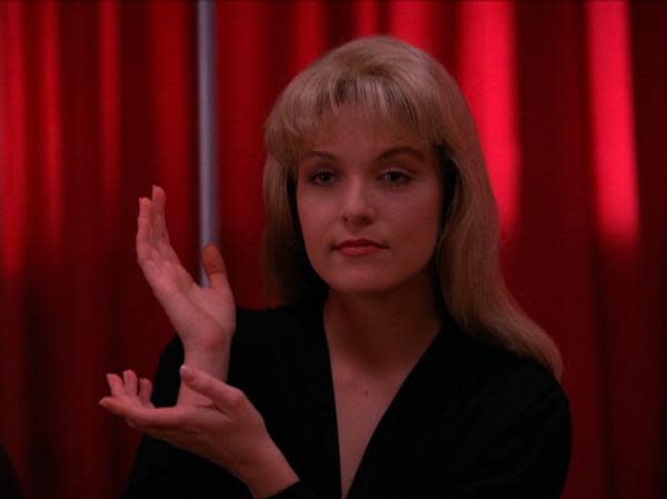 Sheryl Lee como Laura Palmer en Twin Peaks (Crédito: Warner)