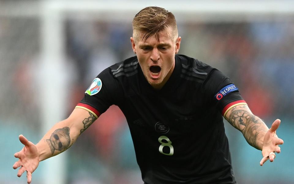 Toni Kroos ist für viele Beobachter eine Symbolfigur des deutschen Ausscheidens geworden. Er trat inzwischen aus der Nationalmannschaft zurück. (Bild: Getty Images/2021 UEFA/Shaun Botterill)