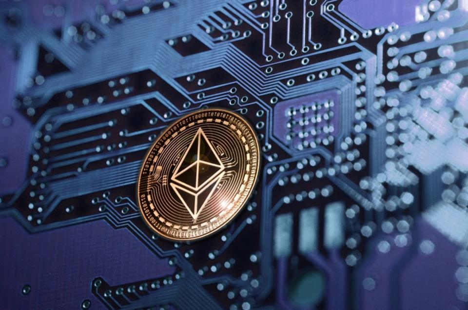 Ether es la primera moneda alternativa que recomiendan los expertos para aprovechar la temporada de altcoins