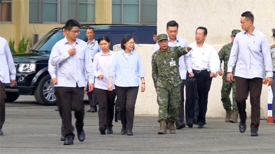 中秋前夕南下台中慰勉國軍　蔡總統送加菜金感謝國軍守護國家