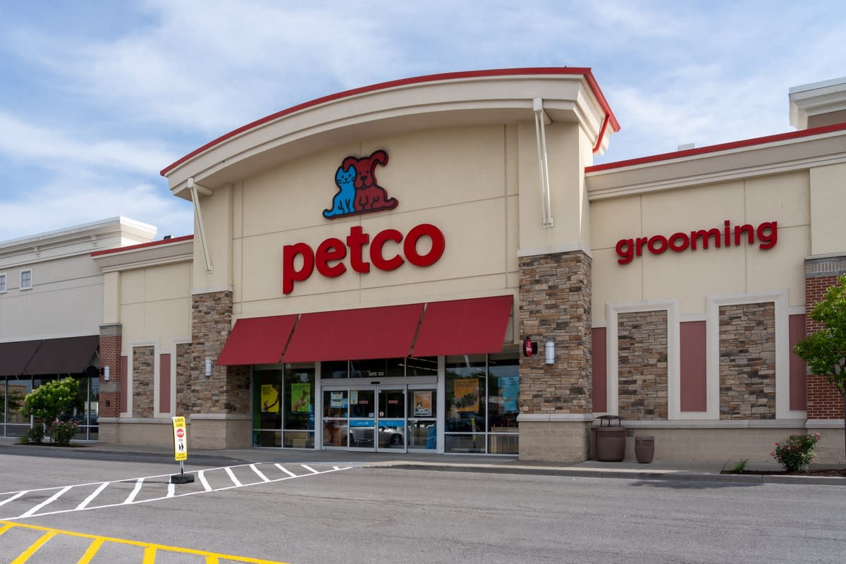 All PetCo stores welcome well-behaved pets of all shapes and sizes<p>JHVEPhoto via Shutterstock</p>