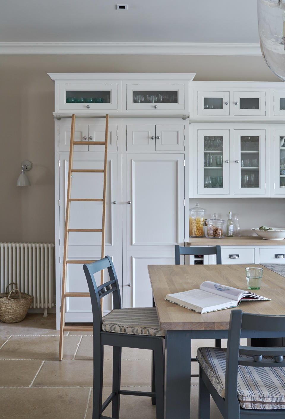 Kitchen storage