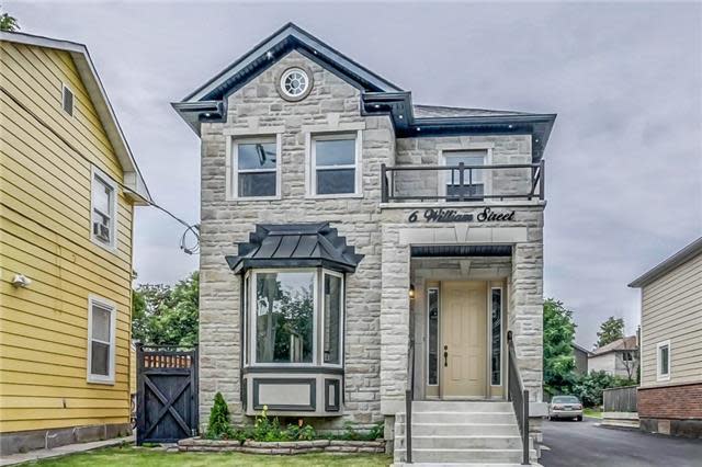 <p>6 William St., Brampton, Ont. Location: Brampton, Ontario List Price: $999,000 (Photo: Zoocasa) </p>