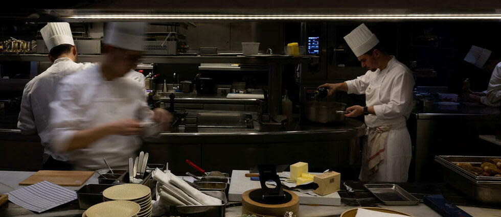 Les cuisines du Grand Restaurant à Paris, le 4 mai 2023.  - Credit:Joël Saget/AFP