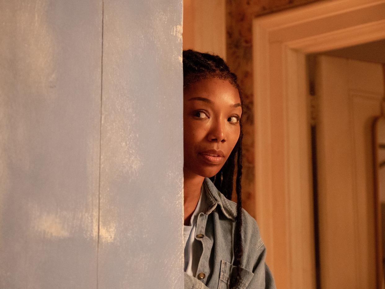 Brandy Norwood in "The front room"