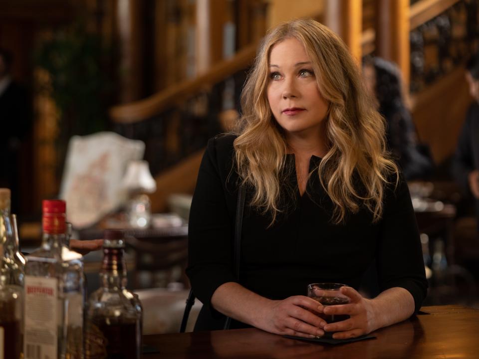 Christina Applegate in "Dead To Me."