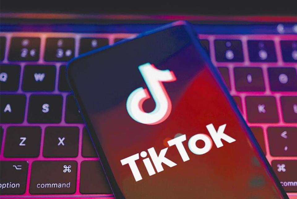美國眾議院當地時間20日通過涉TikTok法案，將限制字節跳動剝離出售TikTok的時間延長至最多1年。（示意圖／路透）