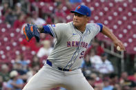 New York Mets starting pitcher Sean Manaea throws during the first inning of a baseball game against the St. Louis Cardinals Monday, May 6, 2024, in St. Louis. (AP Photo/Jeff Roberson)