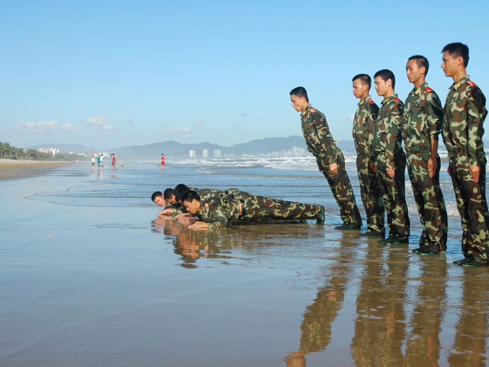 China slip fall soldiers