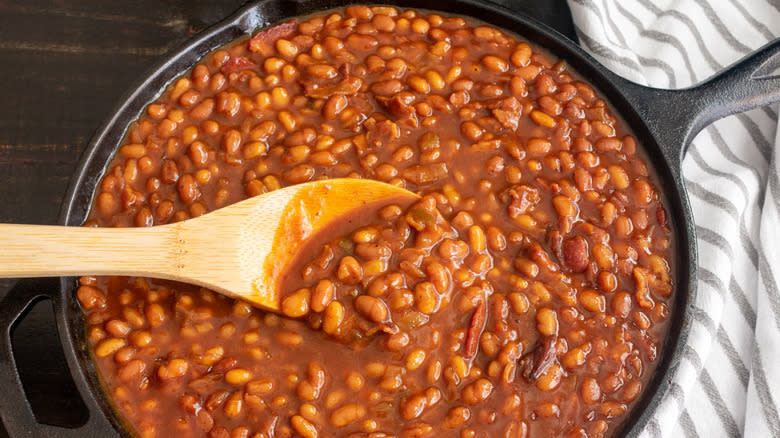 baked beans in cast iron pan