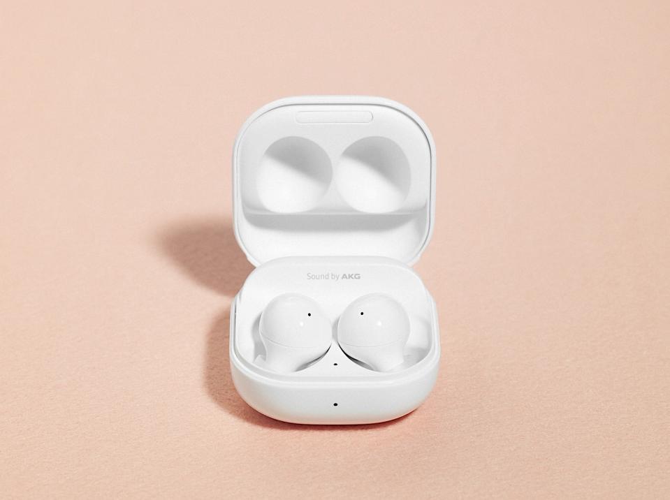 <p>Samsung Galaxy Buds 2</p>
