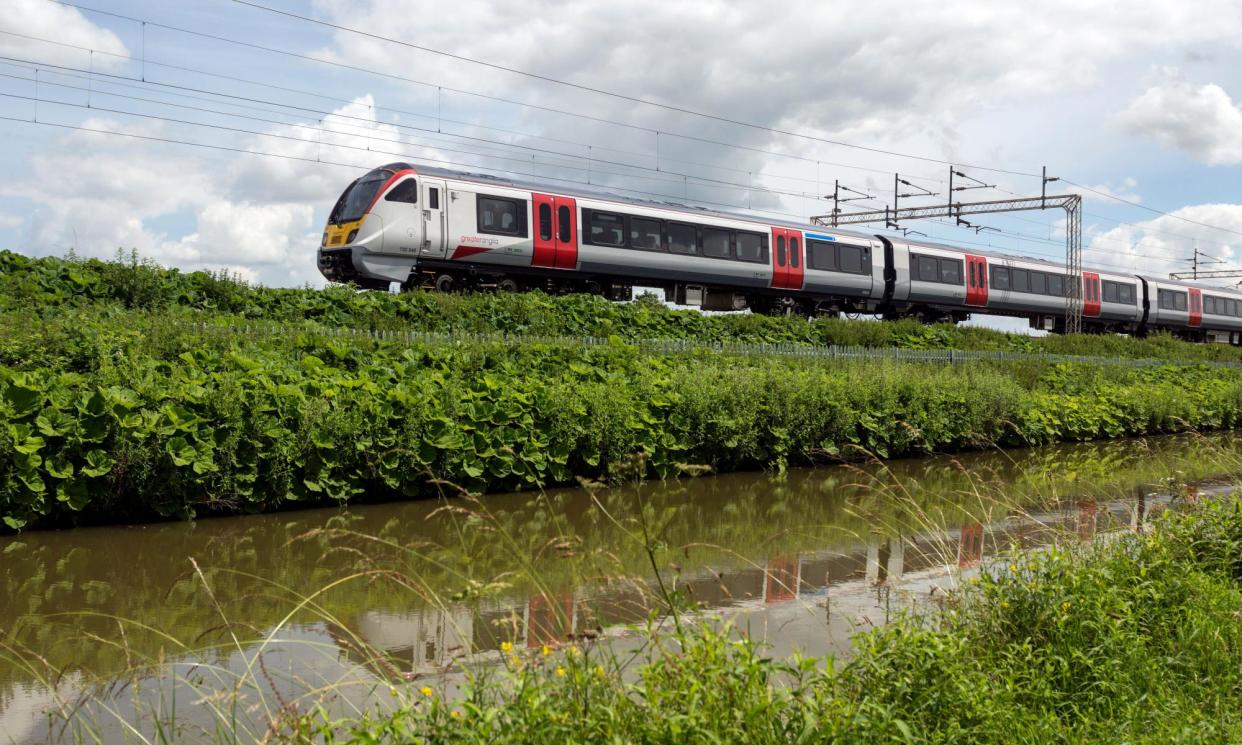 <span>A flat fare would help season ticket holders and less frequent travellers who take a variety of journeys.</span><span>Photograph: Colin Underhill/Alamy</span>