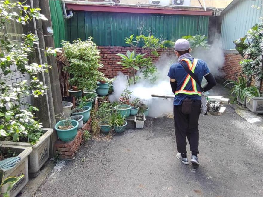 屏東縣衛生局已針對個案居住及活動地進行消毒。（圖／屏東縣政府提供）